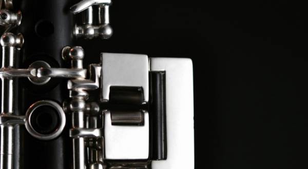 Détail de clefs d'une bombarde chromatique en si bémol